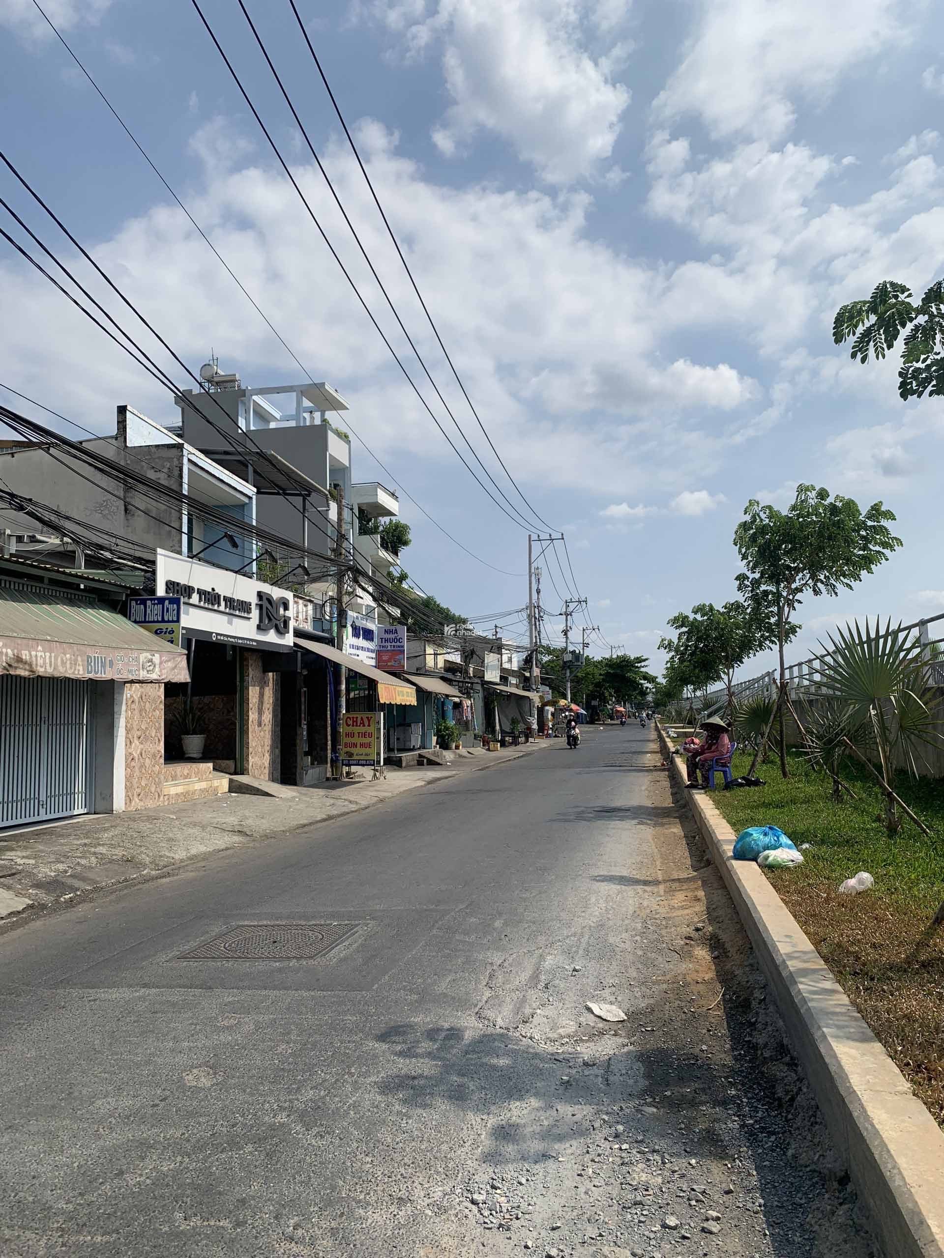 BÁN NHÀ MẶT TIỀN 90m2 (NGANG 4m) - 2 TẦNG , 2PN - NỞ HẬU ĐẸP - MỄ CỐC PHƯỜNG 15 QUẬN 8 - NHỈNH 9 TỶ