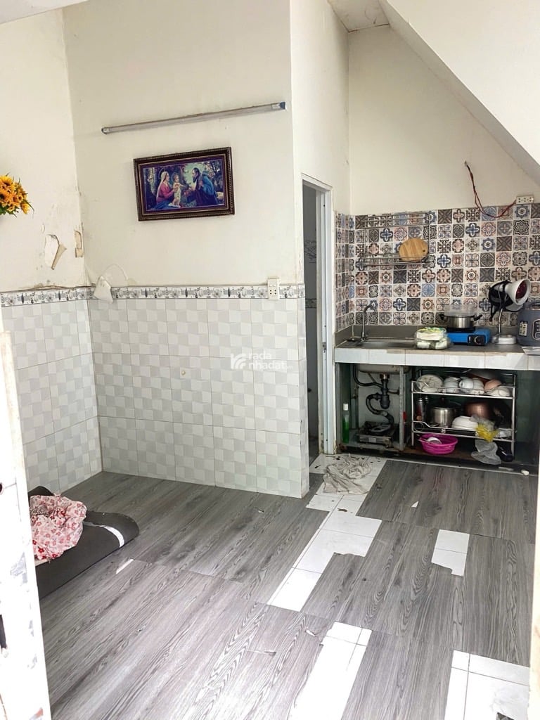 NGAY CHỢ VẢI, HẺM XE HƠI PHÚ THỌ HÒA, TÂN PHÚ, 20M2 HIẾM CÓ. GIẢM 550TR CHỈ CÒN 1.98T TL TỐT