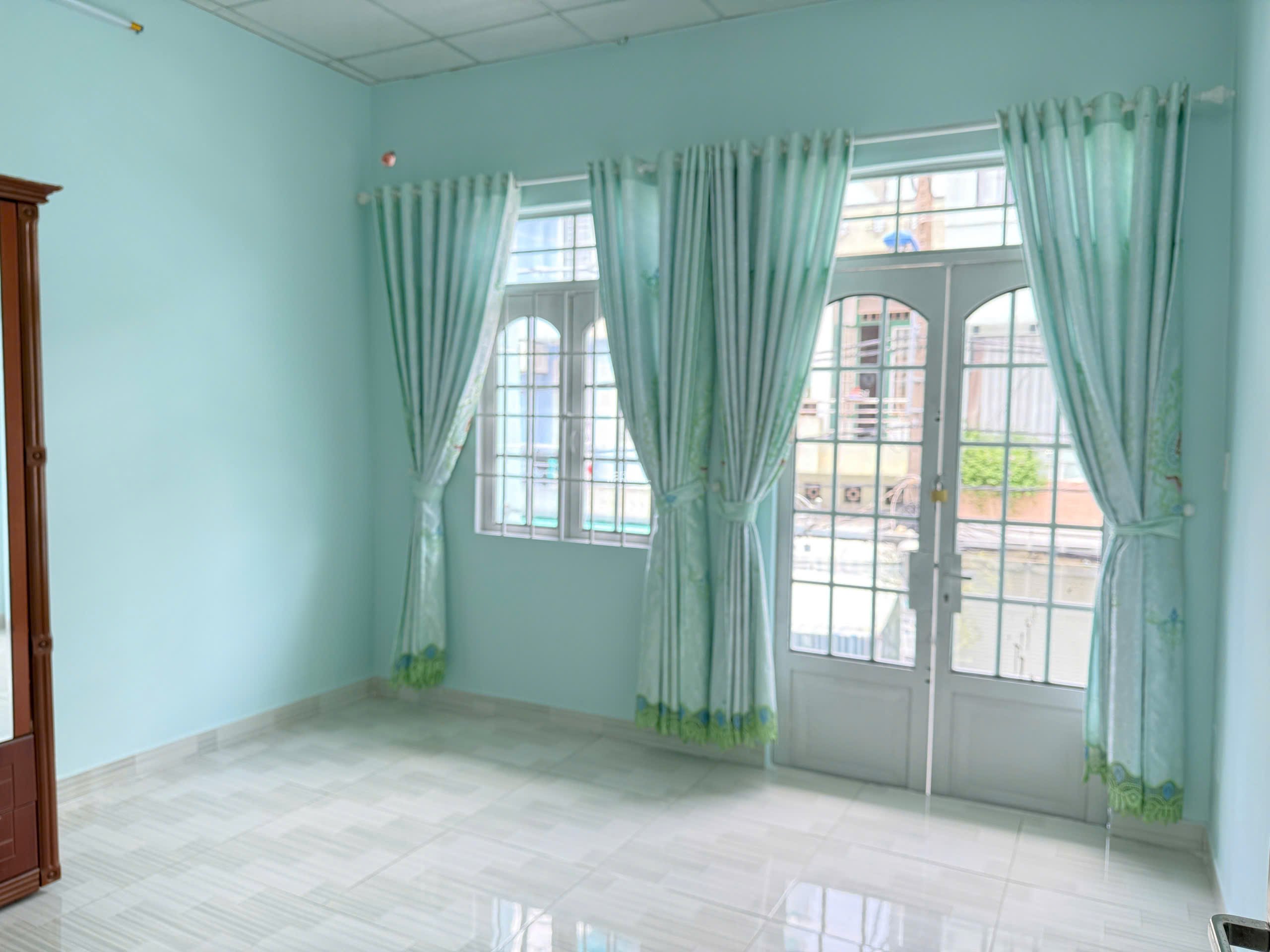 Bán nhà Quận 8 (hẻm xe hơi đường Phú Định - Q8); 4x11m; 1 lầu; 2PN; 2WC; sổ hồng; 4,89 tỷ
