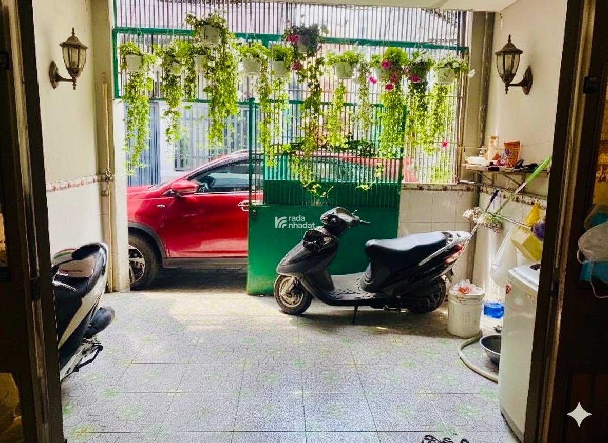 GIÁP NGÃ TƯ ÂU CƠ – LẠC LONG QUÂN – HẺM XE HƠI THÔNG – 2 TẦNG – 5PN – 121M 4.123 NHỈNH 9