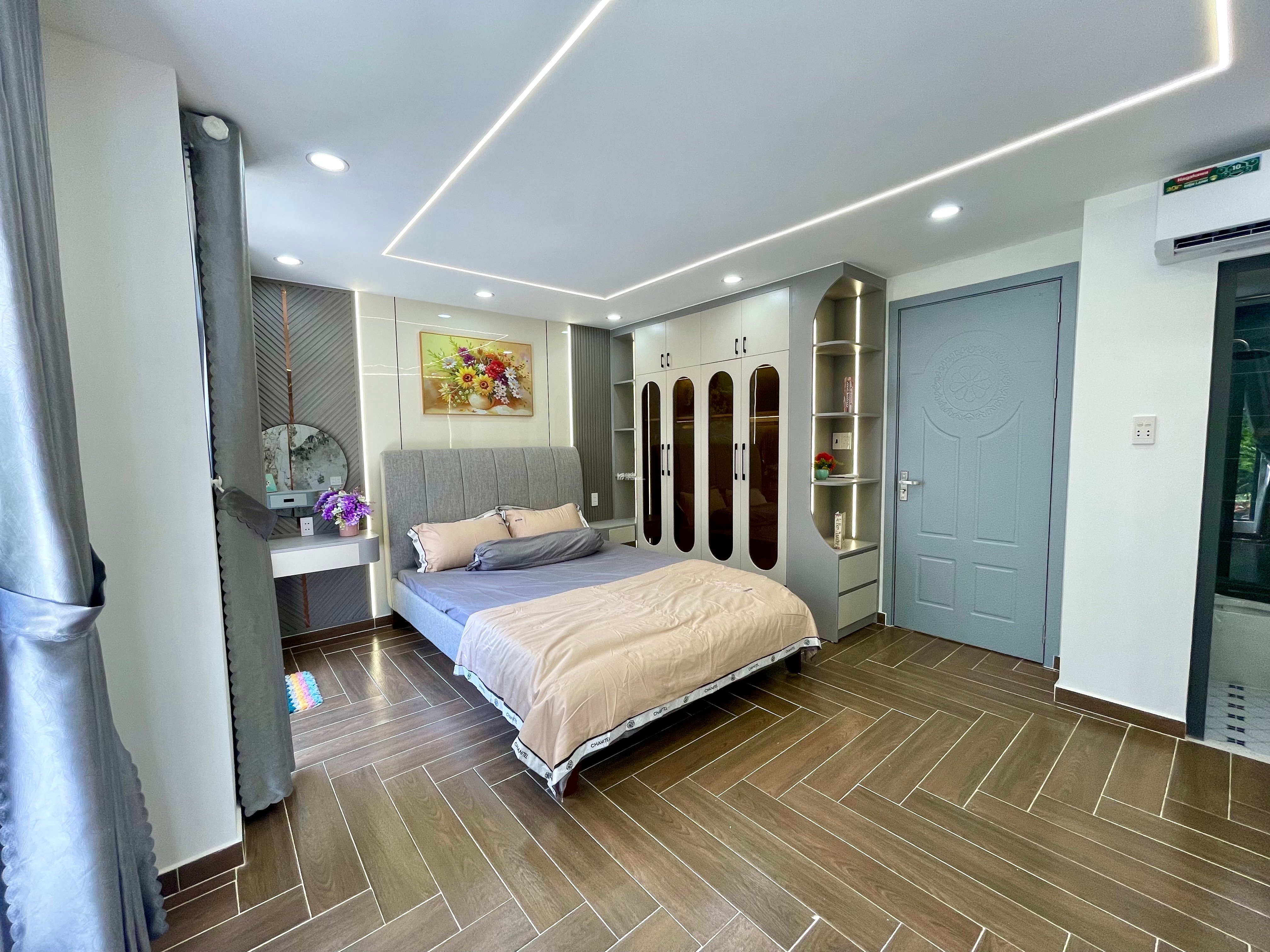 NHÀ ĐẸP 3 TẦNG - NGANG 5.2M DÀI13M - FULL NỘI THẤT, 4PN - KẾ BÊN EMART 2 - CHỈ 6.9 TỶ TL.