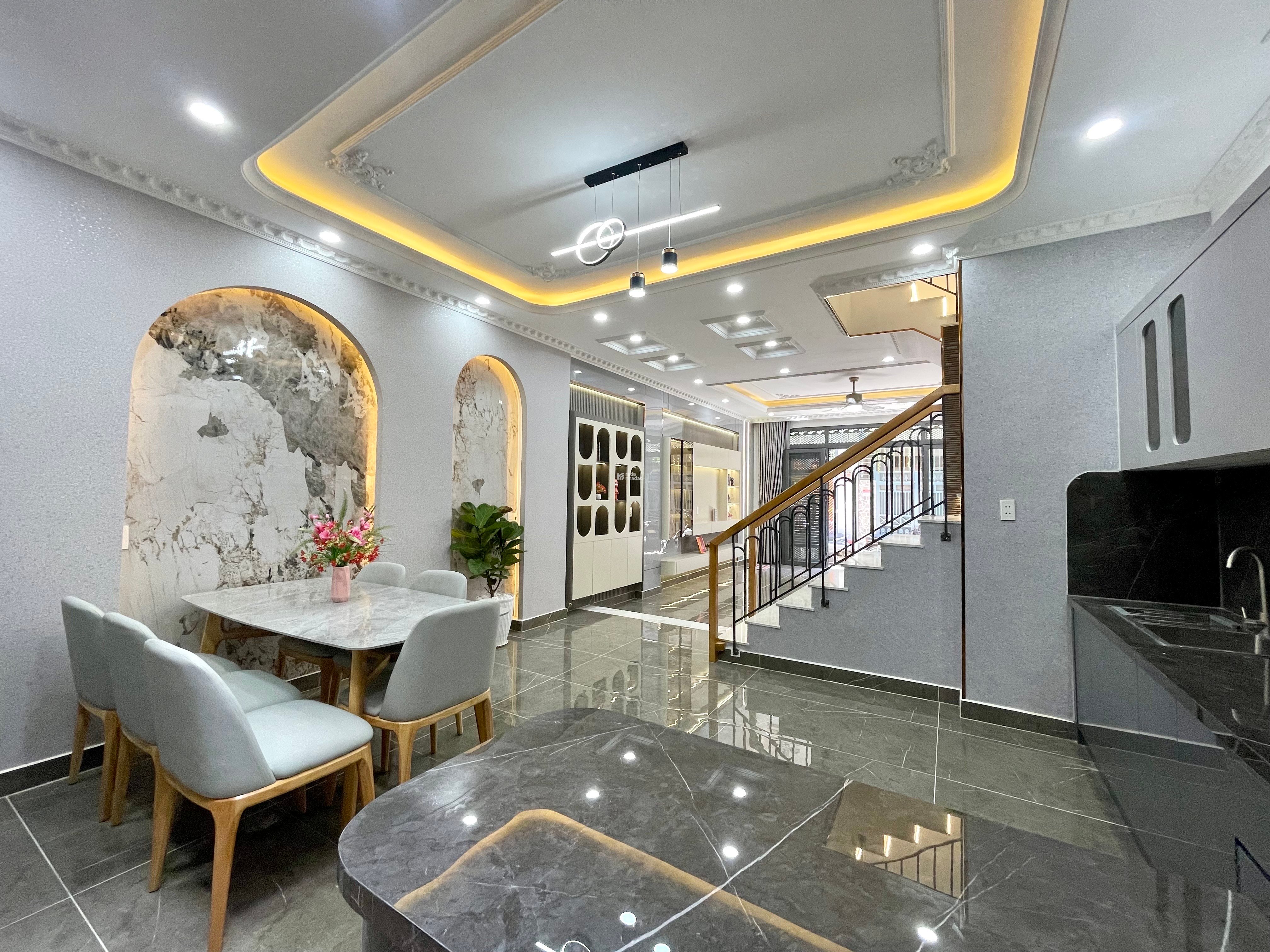 NHÀ ĐẸP 3 TẦNG - NGANG 5.2M DÀI13M - FULL NỘI THẤT, 4PN - KẾ BÊN EMART 2 - CHỈ 6.9 TỶ TL.