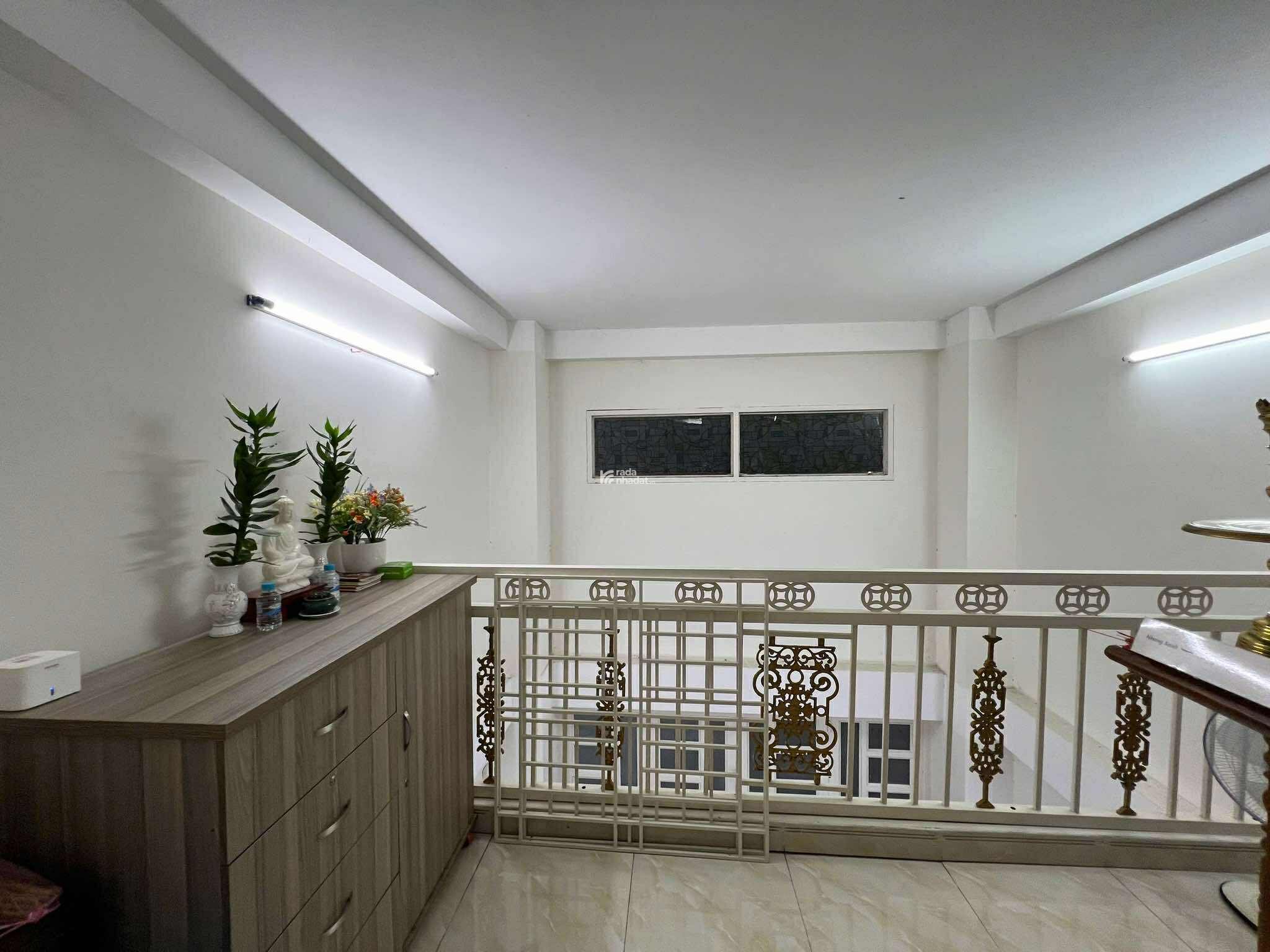 NHÀ 10m RA MẶT TIỀN MÊ LINH - HẺM XE TẢI - 3 TẦNG 3 PN - 8.8 TỶ
