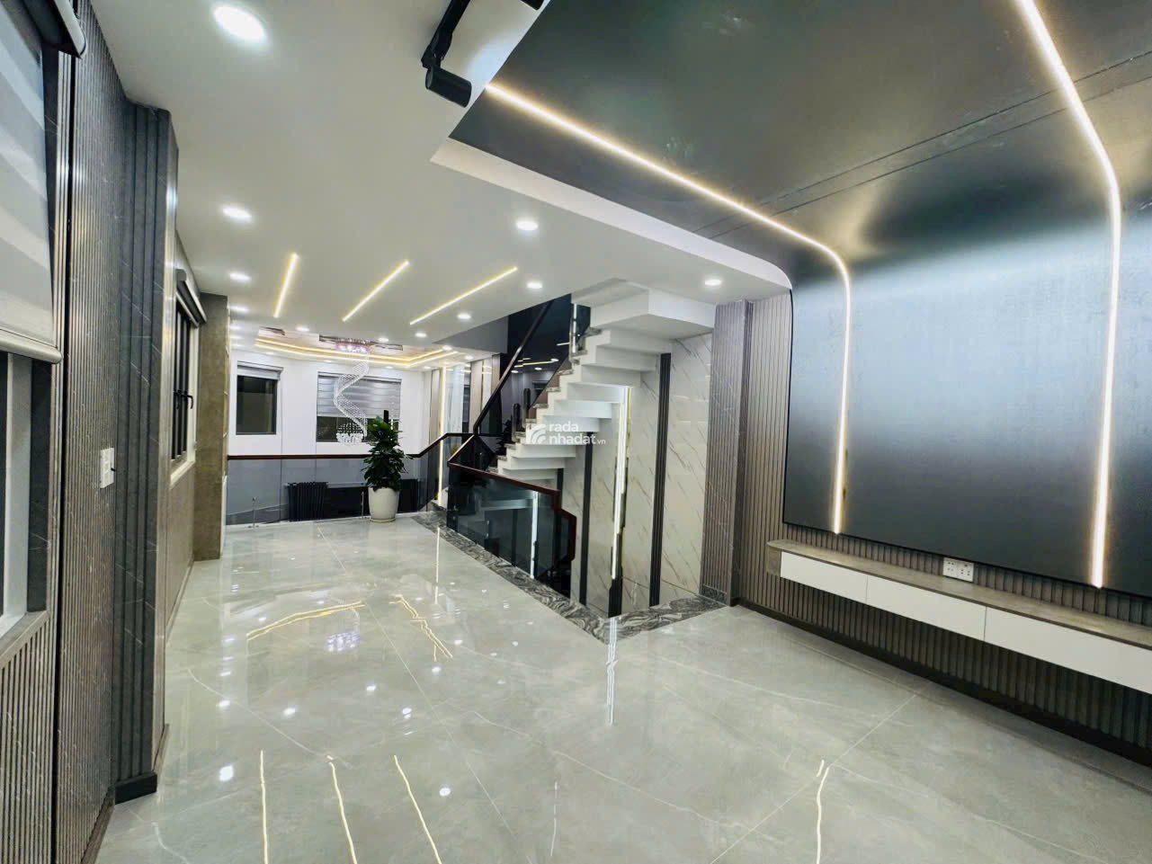 35.9Tỷ! Tòa nhà Hầm 6 tầng Khoáng 150tr DT(6.8x32m Công Nhận 215m2) Lý thường Kiệt gần Q10