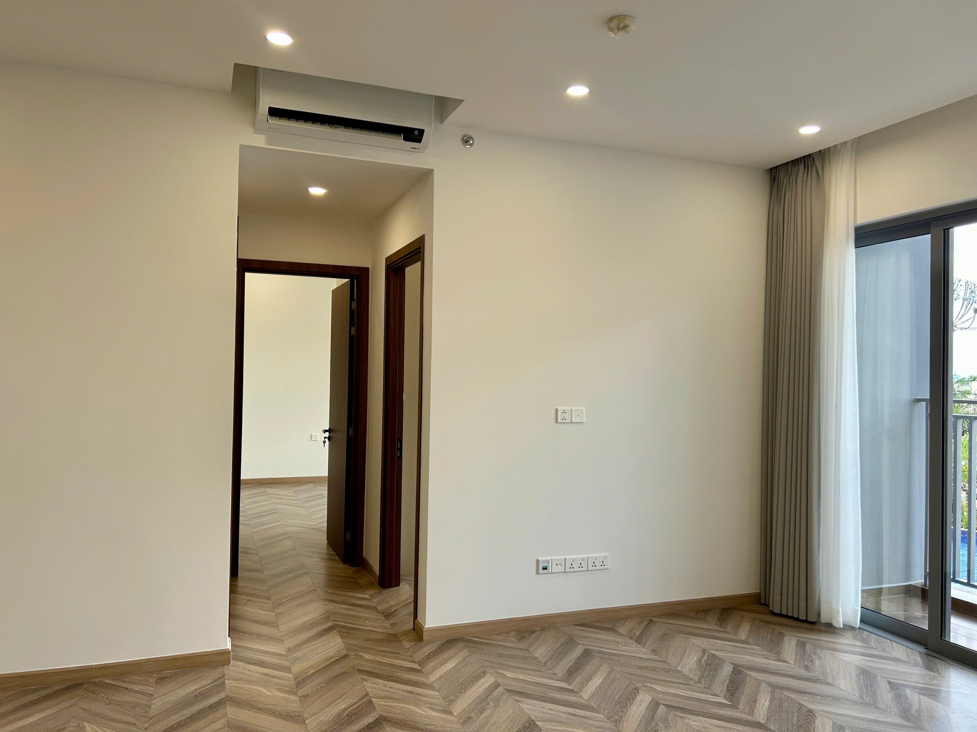 bán căn hộ trần cao 2PN2WC - 6,35 tỷ all in - Full NT - 80m2 - Celesta Rise