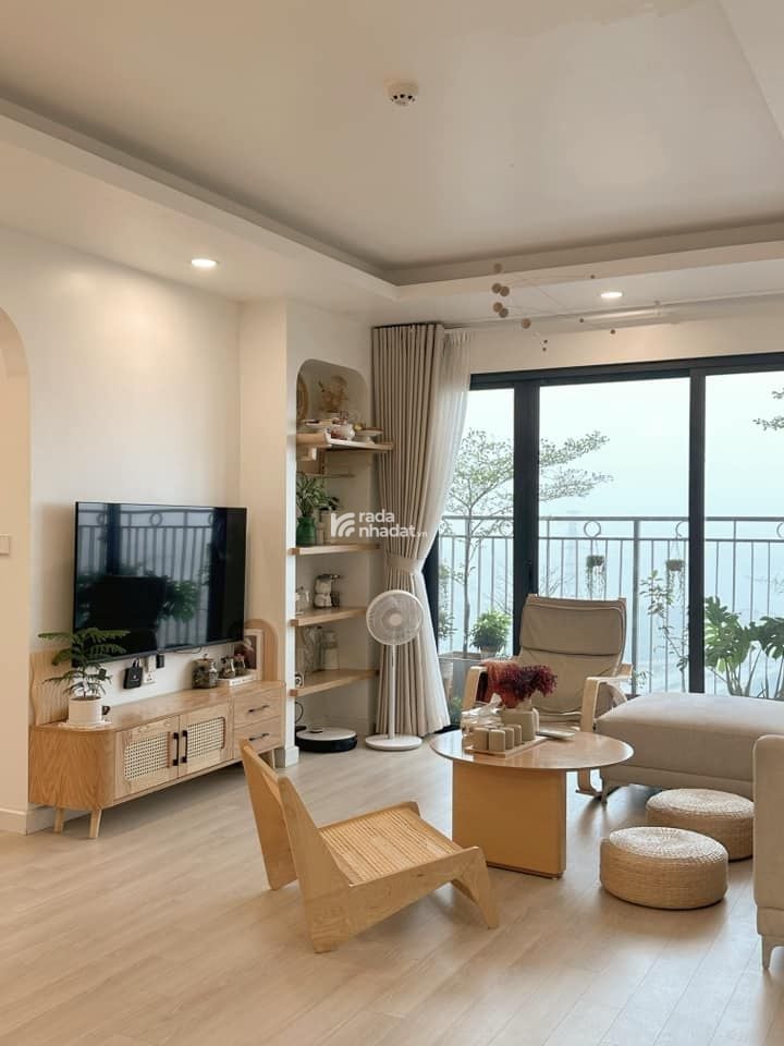 Chính chủ cho thuê gấp căn hộ cao cấp Trung Yên Plaza 120m2 2PN full NT cao cấp, giá rẻ 15tr/th