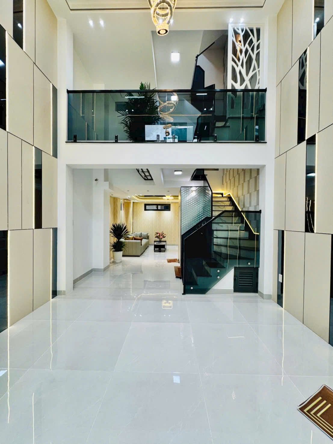 Cần bán nhà 49m2 đường Hoàng Hoa Thám, P6, Bình Thạnh. Xây 4 tầng, hẻm 5m, sổ riêng 