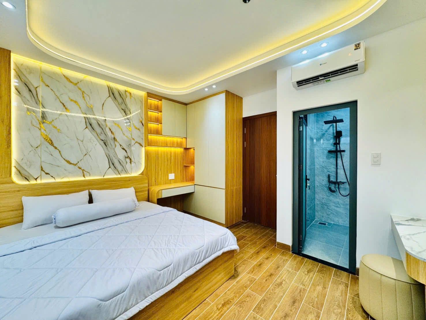 Cần bán nhà 49m2 đường Hoàng Hoa Thám, P6, Bình Thạnh. Xây 4 tầng, hẻm 5m, sổ riêng 