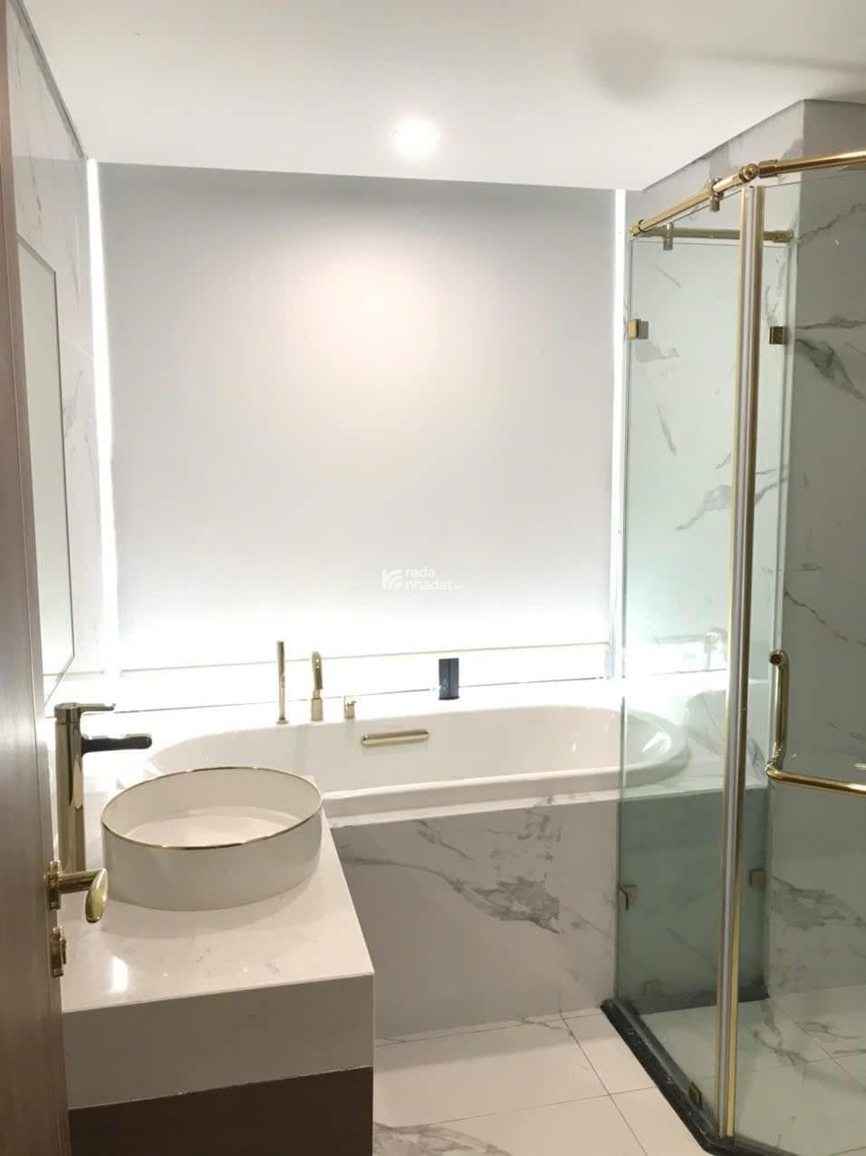 Chính chủ bán căn hộ 3 ngủ 141m2 dt đẹp phù hợp tài chính dự án Sunshine Golden River