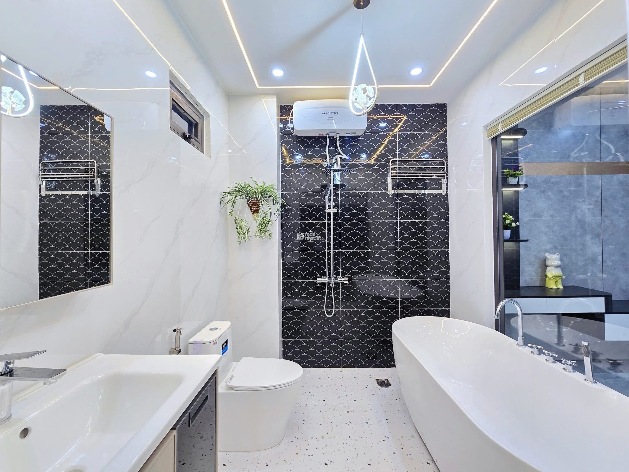 Chủ nhà cuối năm về Mỹ gửi nhà 3 tỷ 450 triệu, 69m2 đường Huỳnh Tấn Phát,phường Phú Thuận, Quận 7