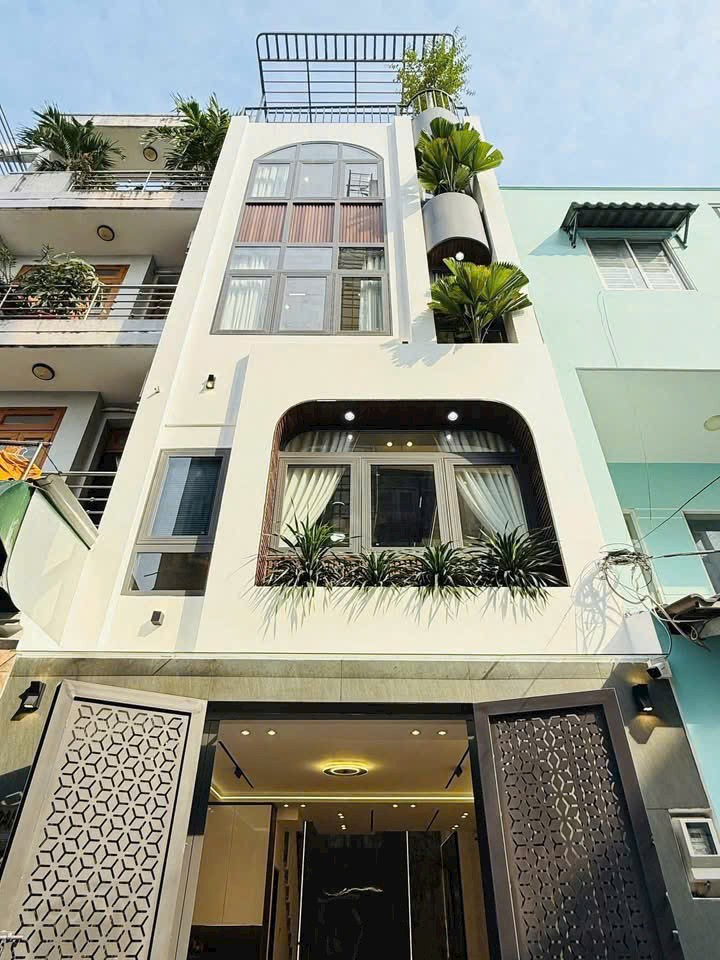 Chú Chín cần bán gấp 3 tỷ 680 nhà 43m2 Trần Bình Trọng, P5 Bình Thạnh.Gần chợ, Co.opmart, hẻm 5m