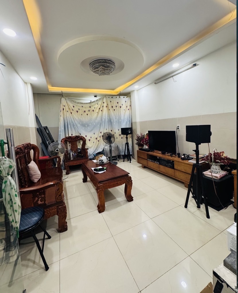 MẶT PHỐ MAI XUÂN THƯỞNG SẦM UẤT NGÀY ĐÊM - NHÀ 5 