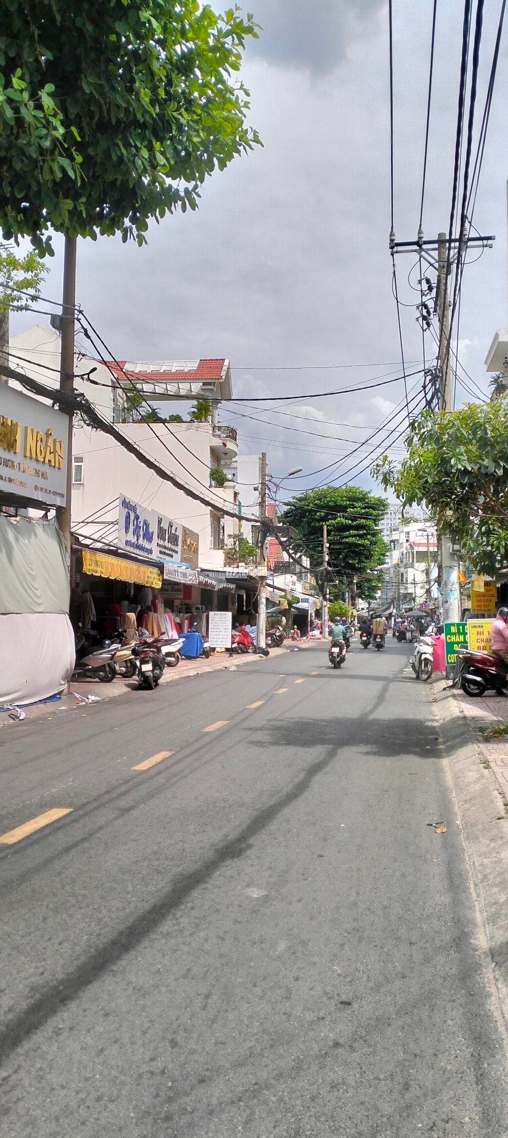 KHU VIP - CHỢ VẢI PHÚ THỌ HOÀ - TRUNG TÂM TÂN PHÚ - XE HƠI VÀO NHÀ - SÁT MẶT TIỀN- 4 TẦNG - 62M2