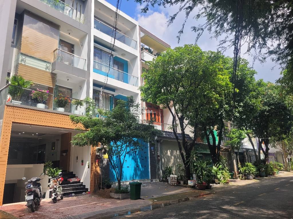 BÁN NHÀ MẶT TIỀN NGAY CỔNG AEON MAILL TÊN LỬA