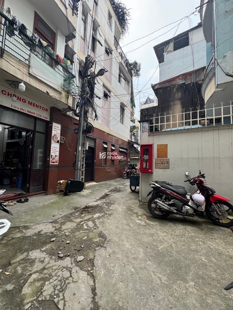 NGAY CHỢ PHẠM VĂN HAI, NGÔ THỊ THU MINH, TÂN BÌNH, 10M2 CÓ KC Ở NGAY. GIẢM 350TR CHỈ CÒN 2.5T TL 