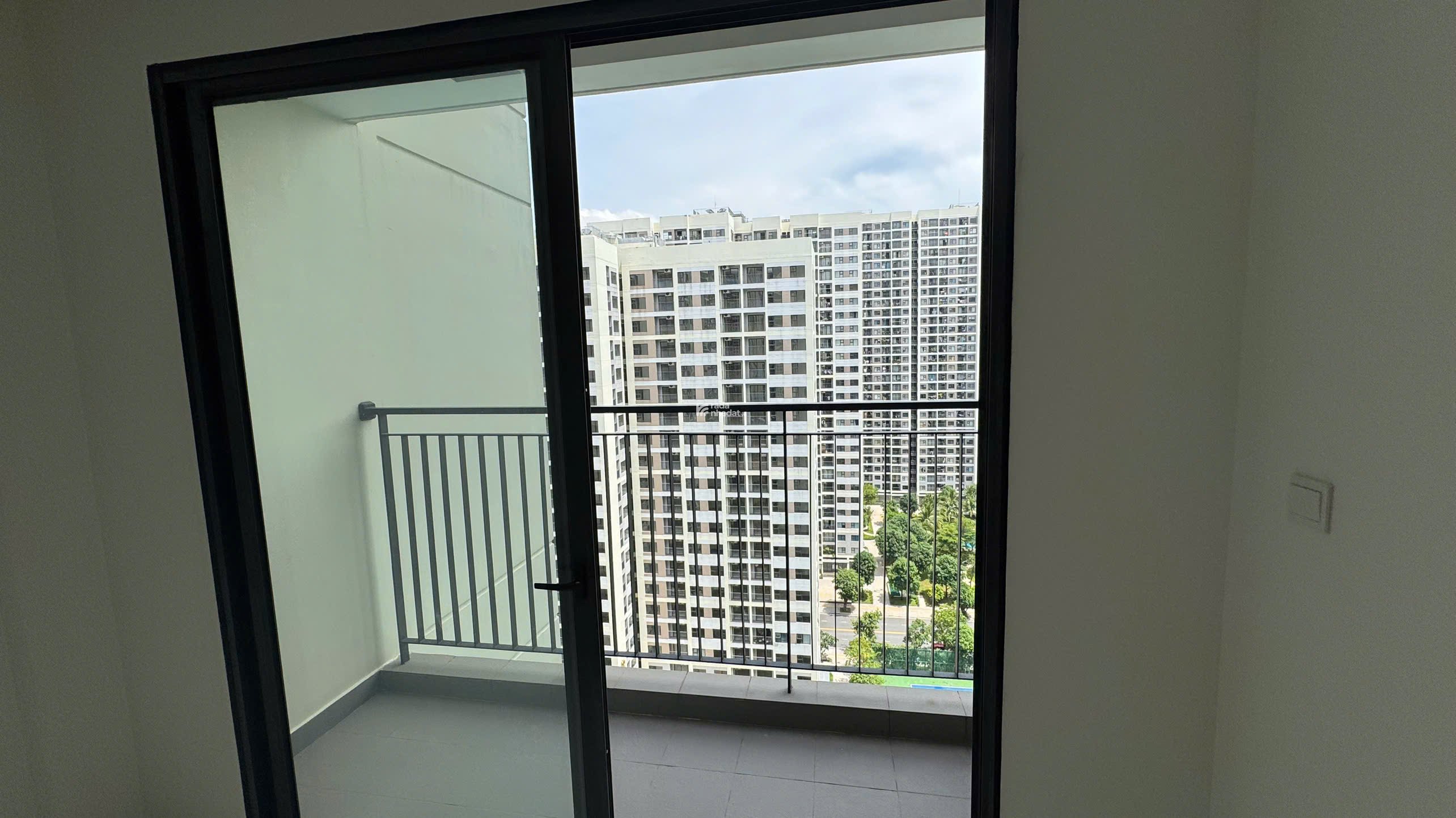 Chính chủ bán lại căn 1PN1 view 3 mặt thoáng nội khu Origami, Vinhomes