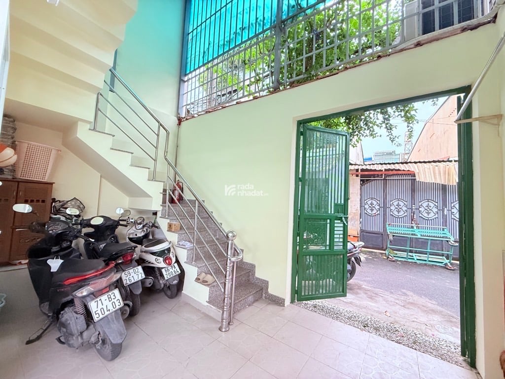bán nhà gần chế lan viên trường chinh