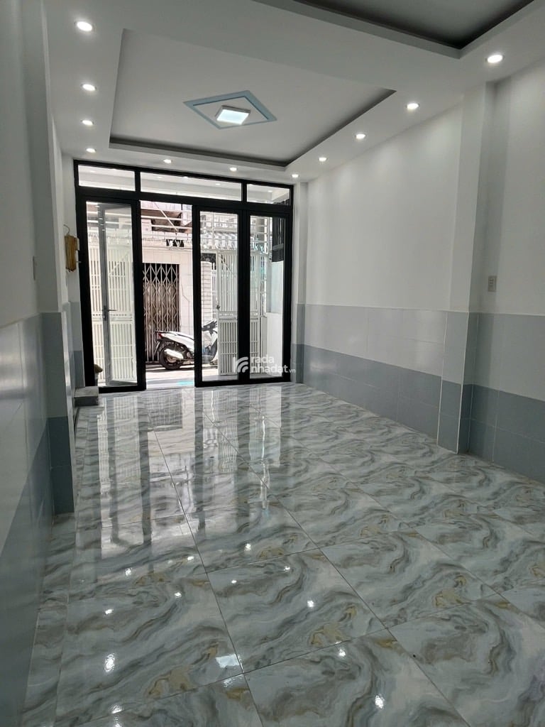 Nhà Đẹp 2 Tầng  Sân Thượng, 2PN 2WC Vào Ở Ngay, Đường Thái Phiên Quận 11