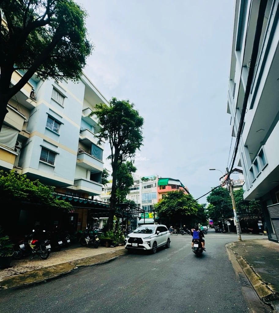 NGAY CHỢ DA SÀ - GIÁ QUẬN 6 GẦN AEON MAILL TÊN LỬA - MẶT TIÈN NỘI BỘ 4 TẦNG ĐẸP KHÔNG TỲ VẾT