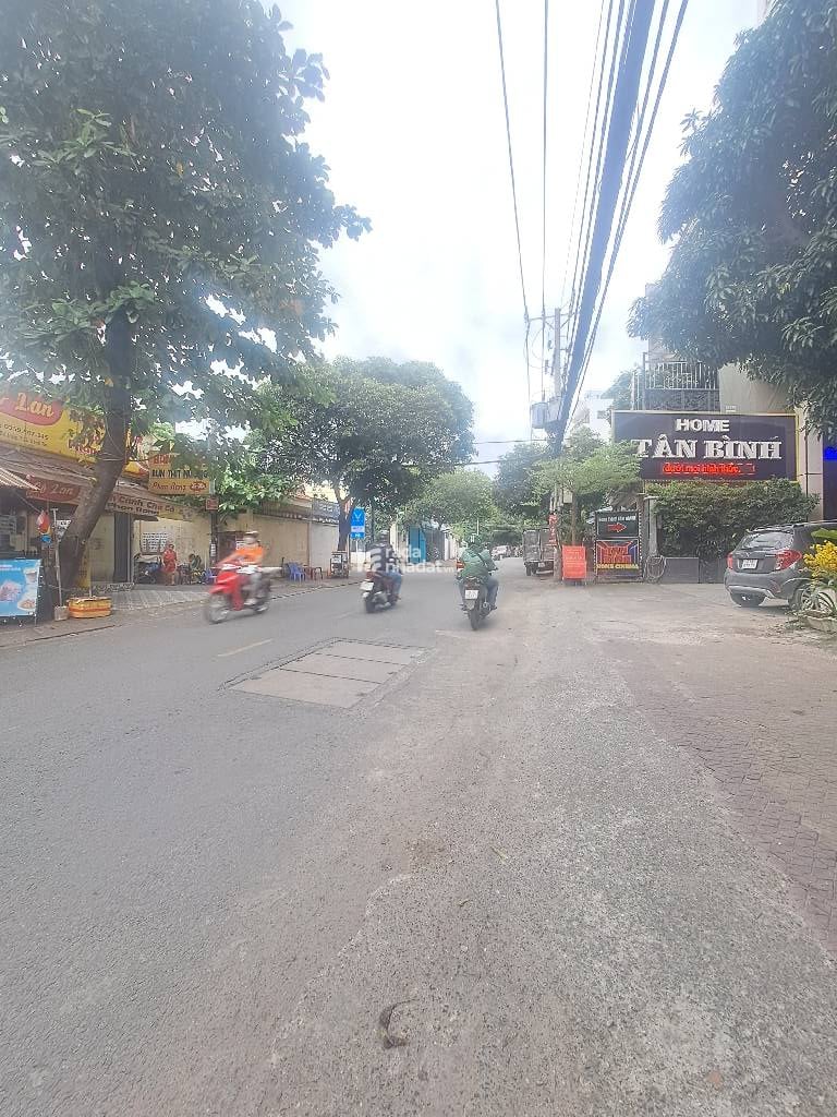 NHÀ GÓC 2 MẶT TIỀN KINH DOANH SẦM UẤT -  2 TẦNG - 108M2 (5*21) - GẦN GA T3 - ĐANG CHO THUÊ 18 TRIỆU