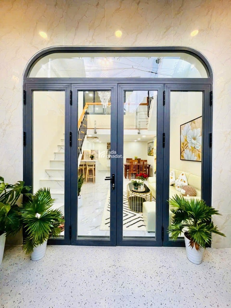 BÁN NHÀ NGUYỄN VĂN LƯỢNG ĐẸP MỚI 100%, 36M2, TẶNG FULL NỘI THẤT, 3 TẦNG, 2PN