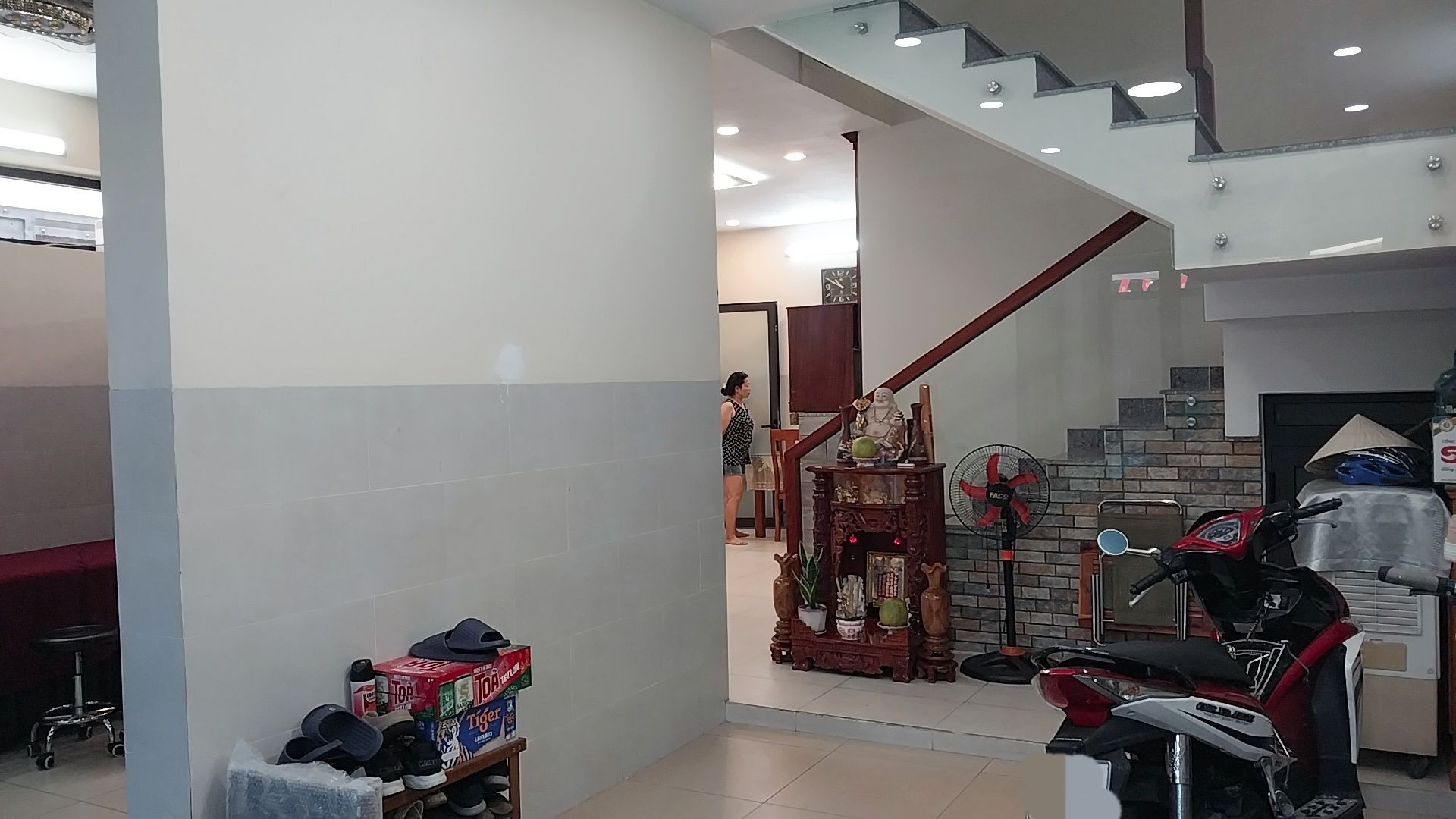 Nhà đẹp 4 tầng đường Tô Hiệu, 70m2, ngang 6.8m, không lộ giới, Chỉ 8.8 tỷ TL