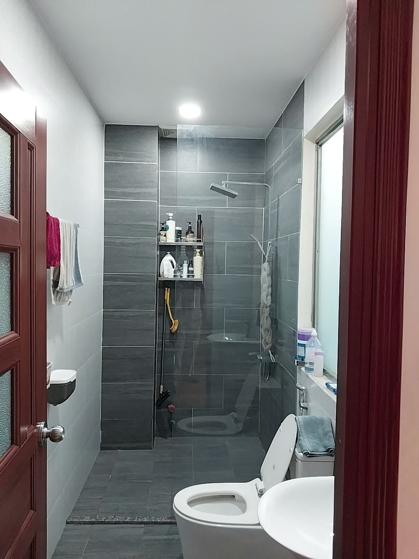 Nhà đẹp 4 tầng đường Tô Hiệu, 70m2, ngang 6.8m, không lộ giới, Chỉ 8.8 tỷ TL