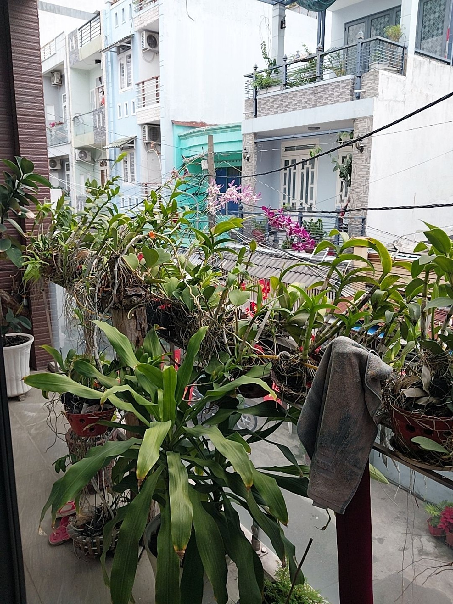 Nhà đẹp 4 tầng đường Tô Hiệu, 70m2, ngang 6.8m, không lộ giới, Chỉ 8.8 tỷ TL