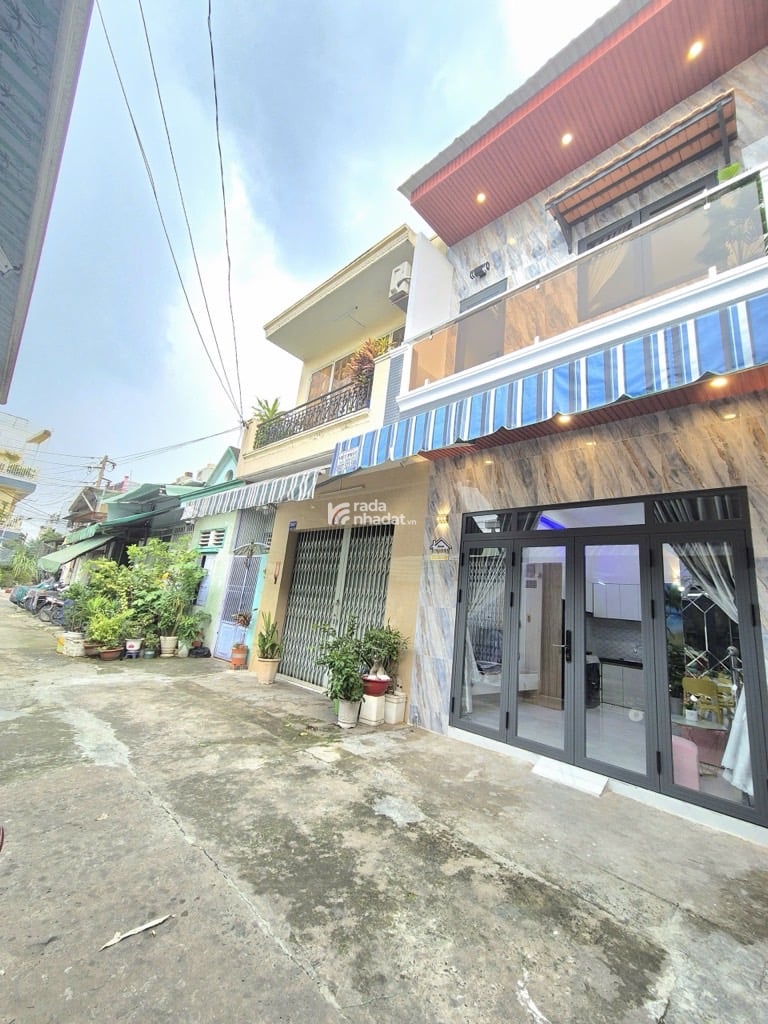 NGAY ĐẦM SEN, HẺM XE HƠI HÒA BÌNH, TÂN PHÚ, 21M2 HIẾM CÓ. GIẢM 450TR CHỈ 3.6T