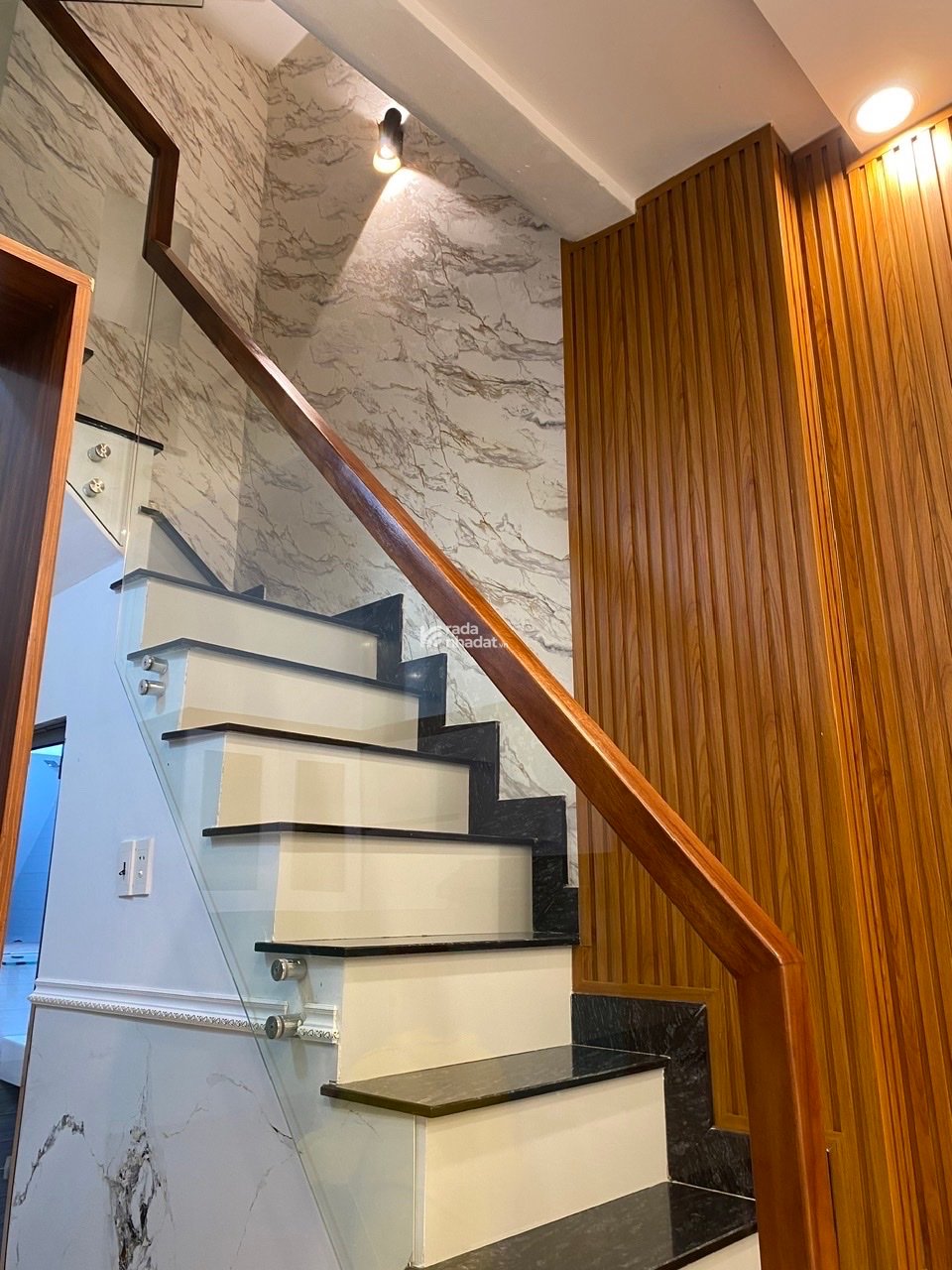 Nhà Đẹp Ngô Quyền Q10 Trệt 3 Lầu  Ở Ngay