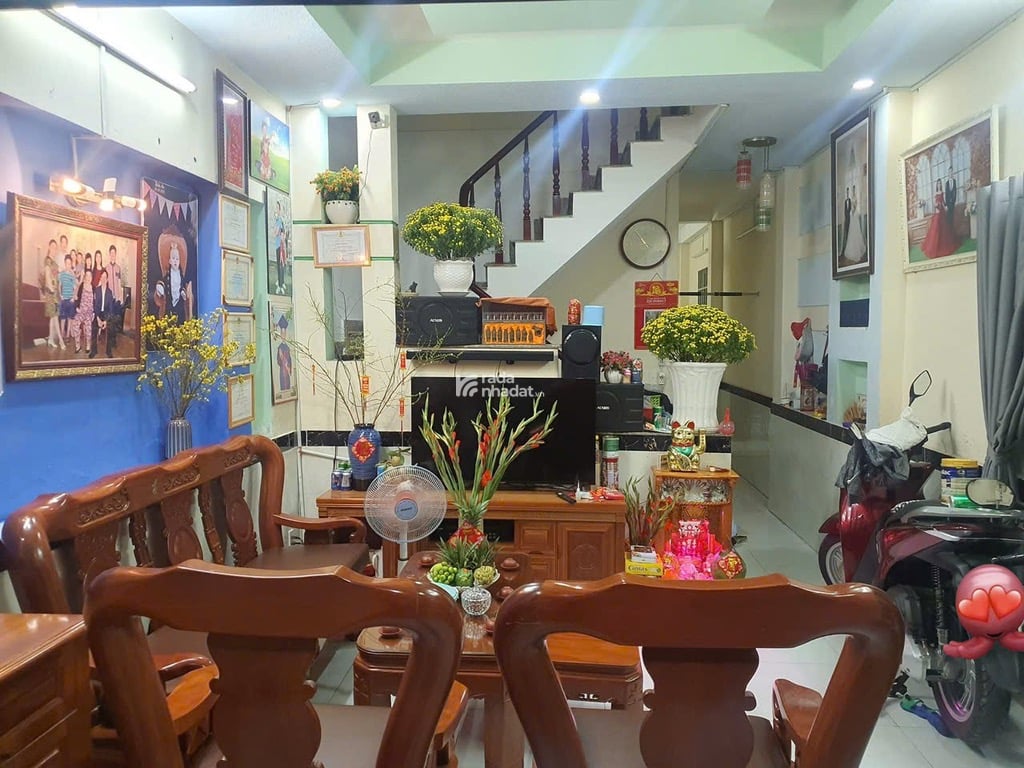 BÁN GẤP NHÀ 2 TẦNG CĂN GÓC HẺM XE HƠI TRÁNH, GẦN CHỢ HIỆP BÌNH, 4,1X16 CHỈ 5 TỶ.