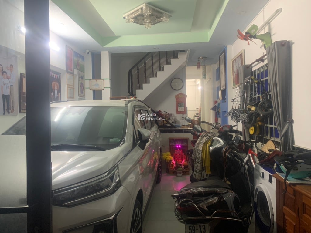 BÁN GẤP NHÀ 2 TẦNG CĂN GÓC HẺM XE HƠI TRÁNH, GẦN CHỢ HIỆP BÌNH, 4,1X16 CHỈ 5 TỶ.