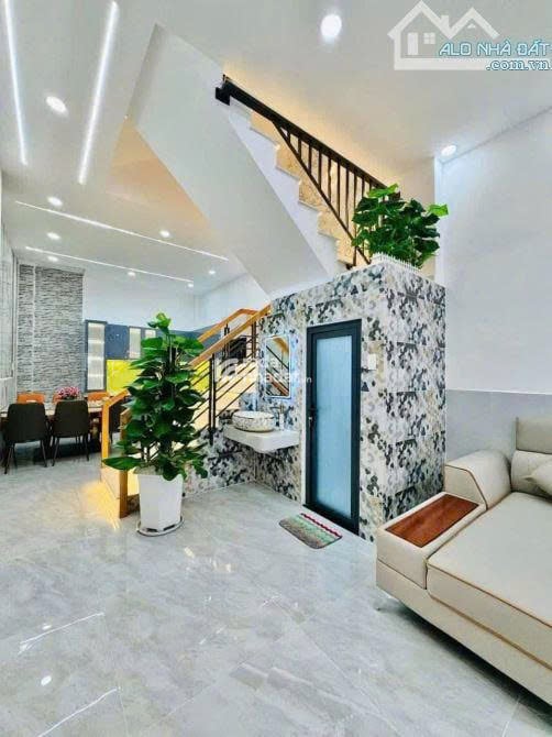 CẦN BÁN NHÀ ĐƯỜNG 17 THỦ ĐỨC 4 TỶ 240TR 57.8M2  SẴN HĐ THUÊ  SHR