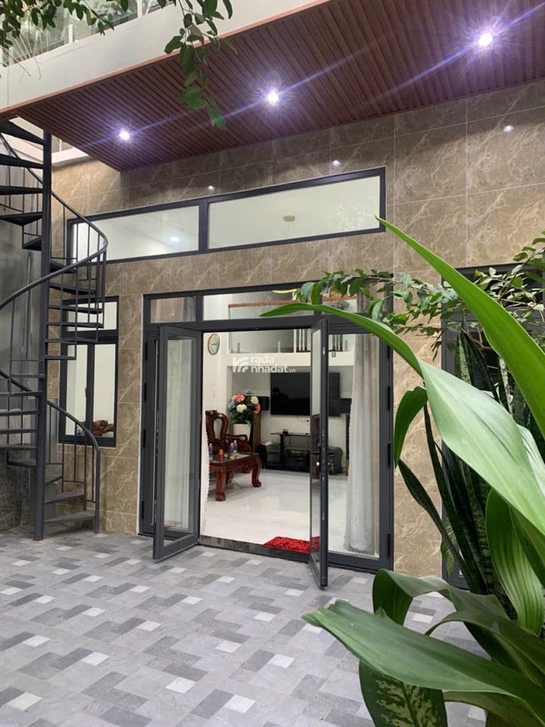 CMT8 - 92m2 (4.5x17.5) nở hậu 6m - 4 tầng BTCT - 7PN đang có dòng tiền - 8.9 tỷ