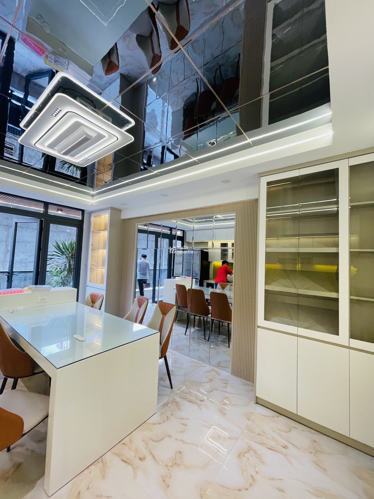 SIÊU PHẨM GÒ VẤP HXH - THANG MÁY XỊN  GARA Ô TÔ - FULL NỘI THẤT - SỔ VUÔNG A4