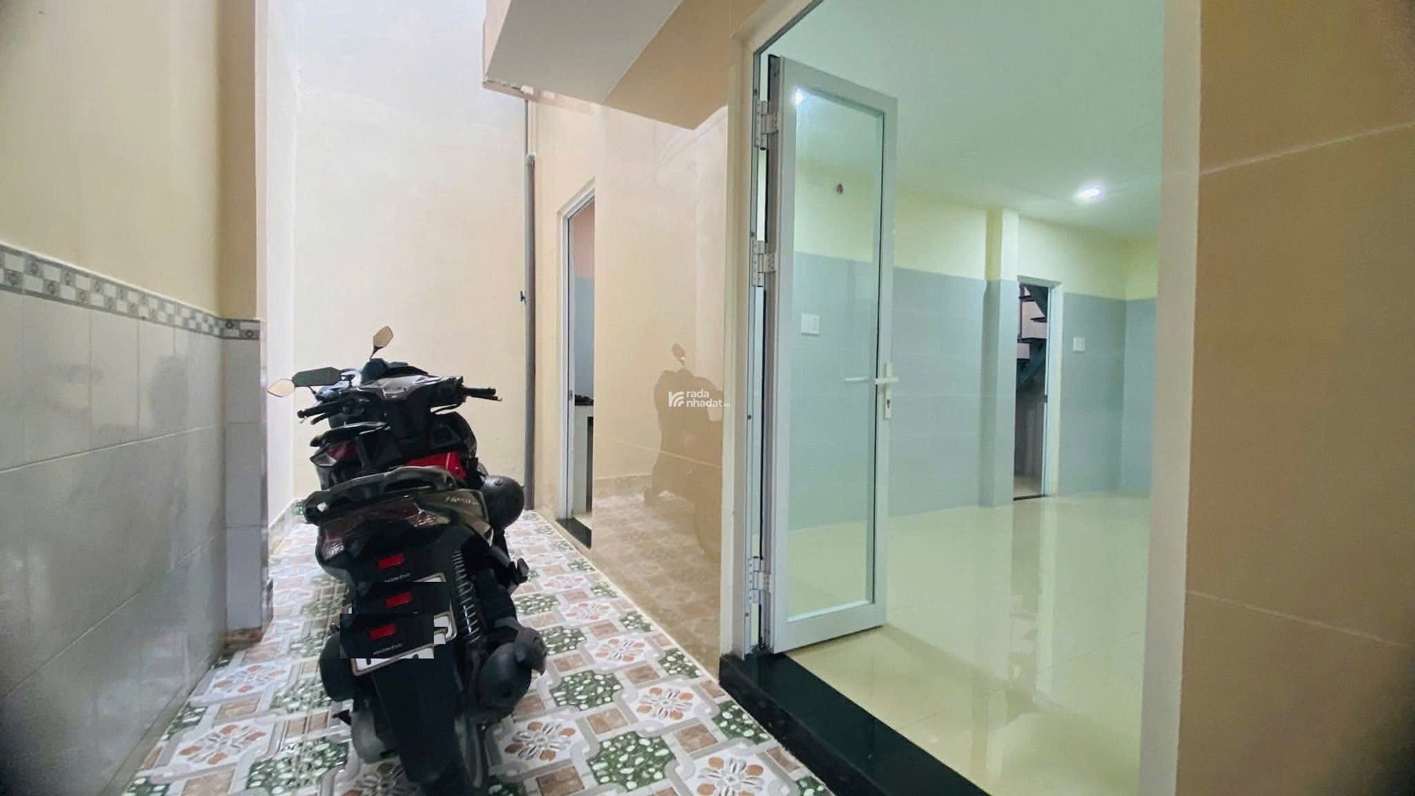 NHÀ ĐƯỜNG TRẦN THỊ TRỌNG, GẦN CHỢ PHẠM VĂN BẠCH, 5,6x7m, SHR