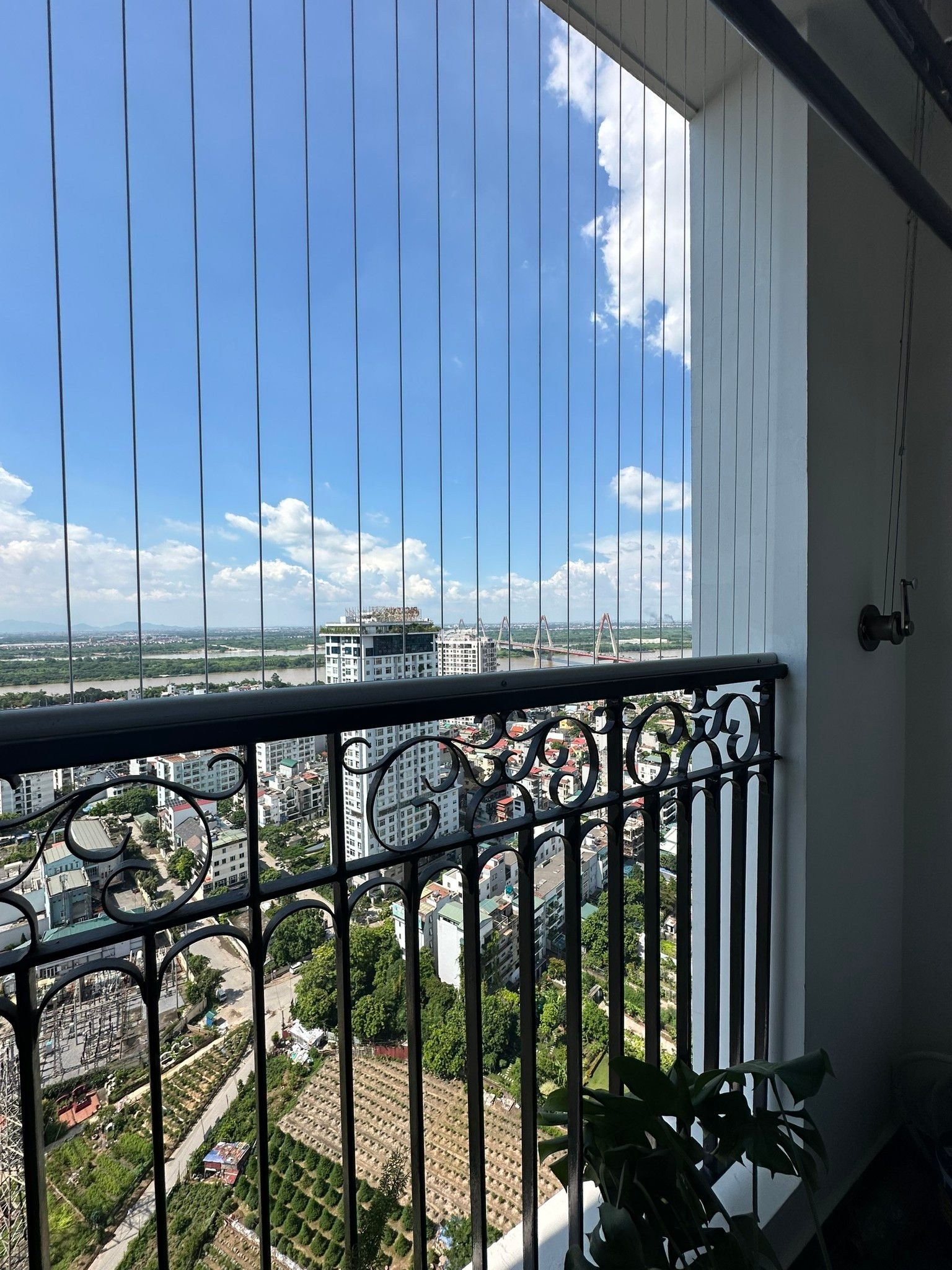 Cho thuê căn hộ 2pn- 3PN đồ cơ bản - full đồ, dự án Sunshine Riverside, Tây Hồ giá 11tr/th