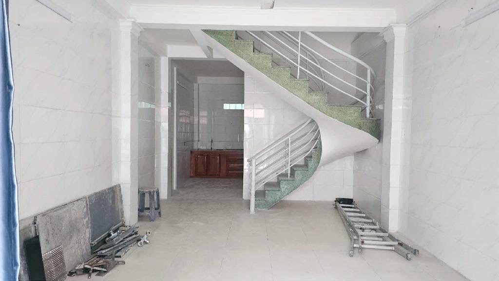 CÁCH MT 2 CĂN - HẺM 8M - NHÀ 4 TẦNG VỊ TRÍ KINH DOANH