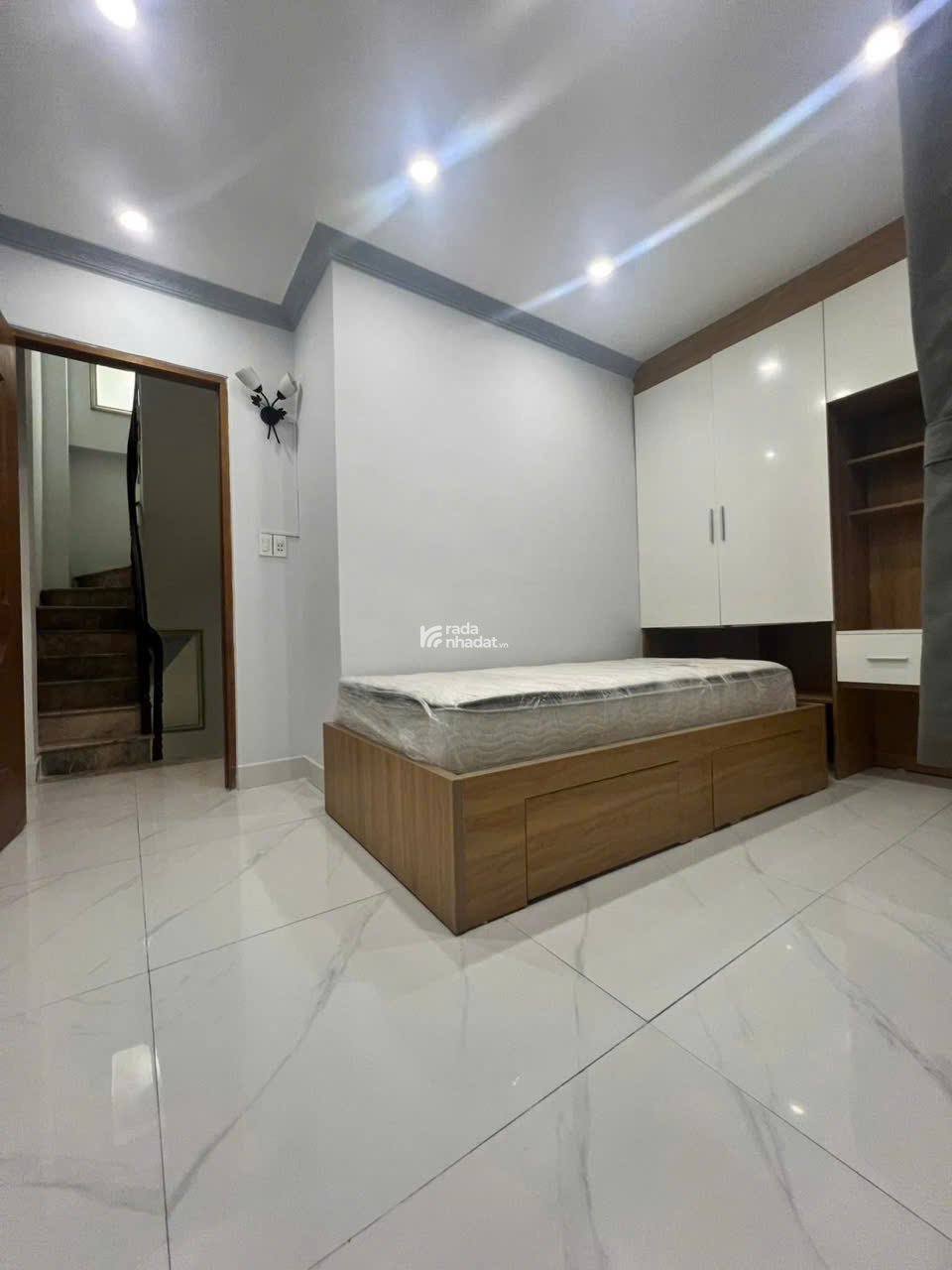 Bán nhà hẻm xe hơi 4 tầng BTCT 4PN chỉ 6.15 tỷ tl