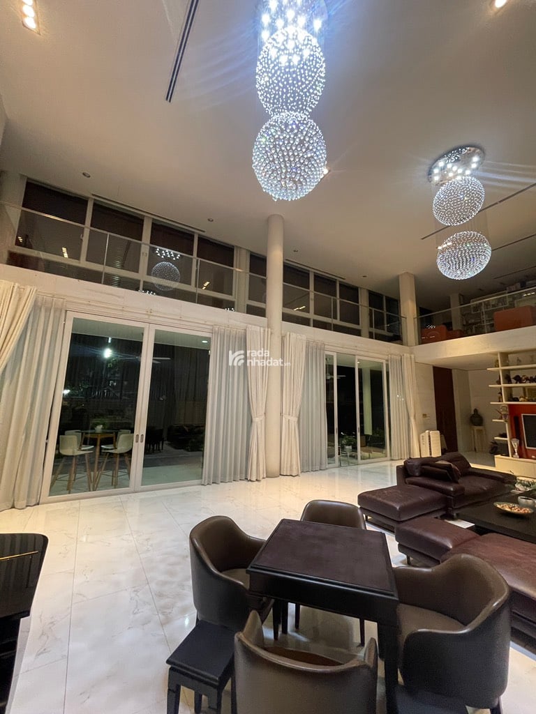 BIỆT PHỦ SIÊU ĐẸP - VỊ TRÍ ĐẮT ĐỊA NHẤT CỦA PHƯỜNG 4 - SANG - VIEW CÔNG VIÊN - NGANG 36M - 750M2