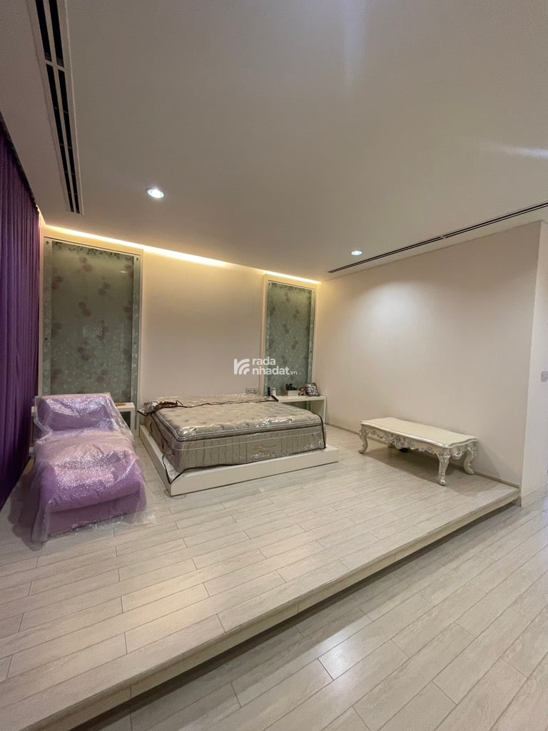 BIỆT PHỦ SIÊU ĐẸP - VỊ TRÍ ĐẮT ĐỊA NHẤT CỦA PHƯỜNG 4 - SANG - VIEW CÔNG VIÊN - NGANG 36M - 750M2