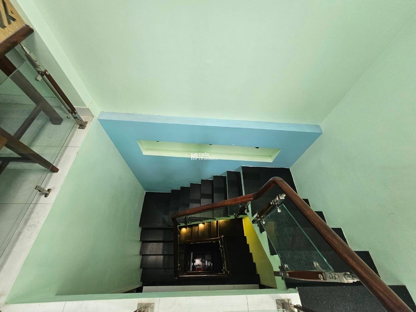 Bán Nhà 4 Tầng, Cạnh Vinhomes Q9, rất phù hợp anh chị có con cái học trong Vin, di chuyển Vành Đai 