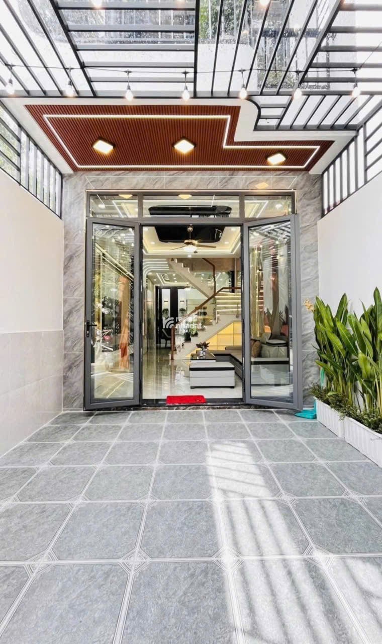 Ngôi Nhà Mới Đẹp Nhất Khu Phố - Sẵn Sàng Đón Chủ Nhân Mới