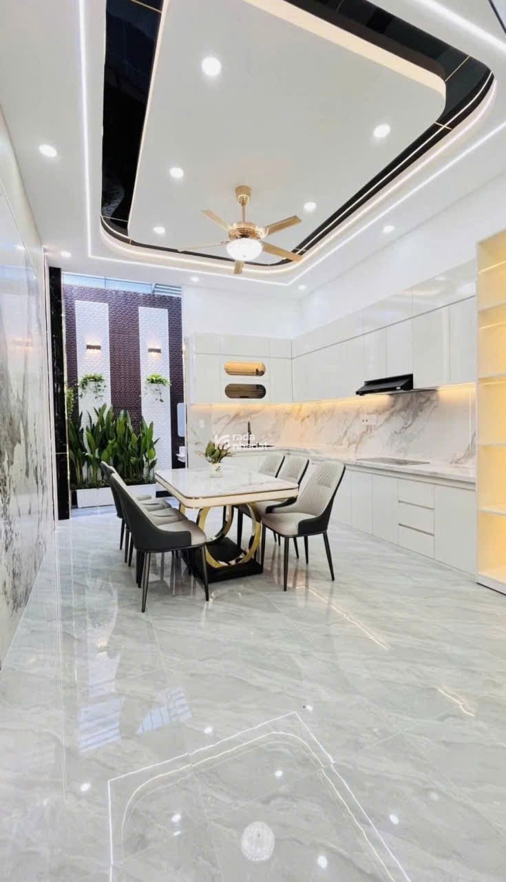 Ngôi Nhà Mới Đẹp Nhất Khu Phố - Sẵn Sàng Đón Chủ Nhân Mới