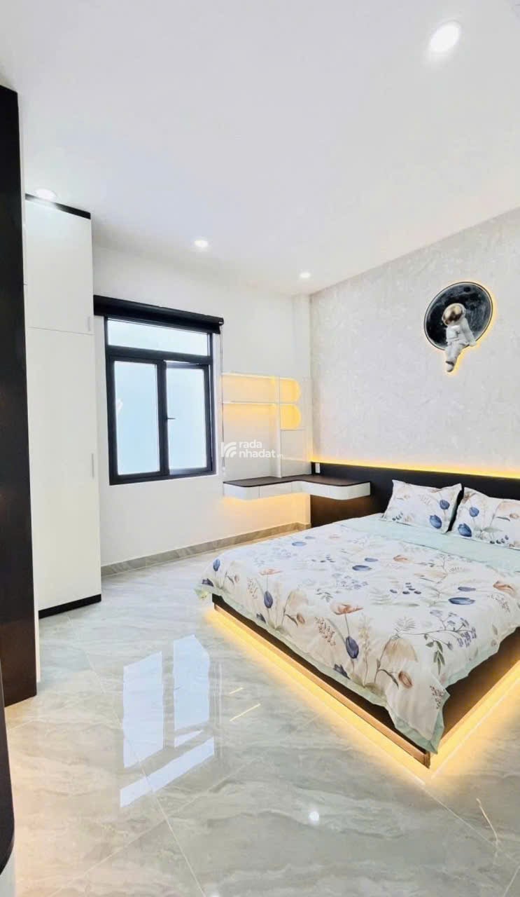 Ngôi Nhà Mới Đẹp Nhất Khu Phố - Sẵn Sàng Đón Chủ Nhân Mới