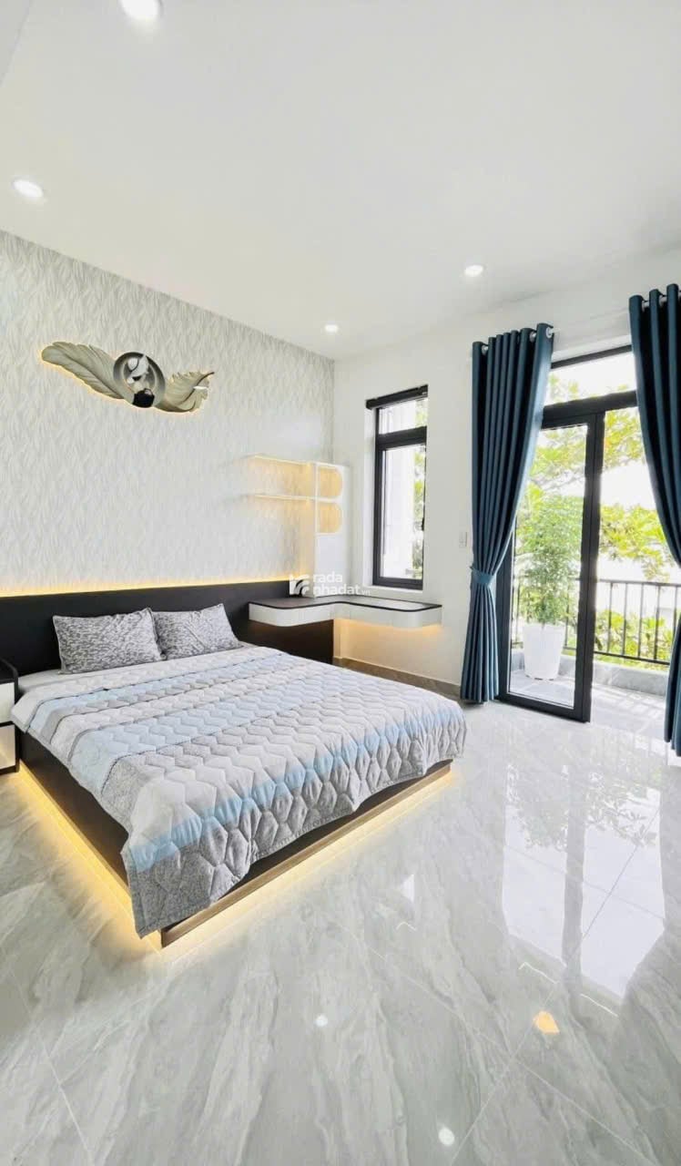 Ngôi Nhà Mới Đẹp Nhất Khu Phố - Sẵn Sàng Đón Chủ Nhân Mới