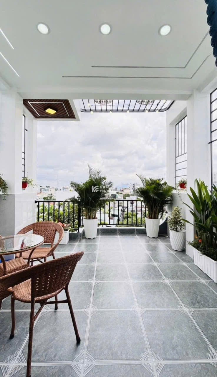 Ngôi Nhà Mới Đẹp Nhất Khu Phố - Sẵn Sàng Đón Chủ Nhân Mới