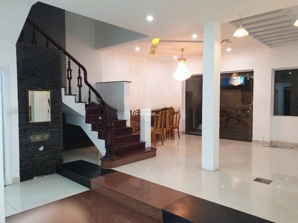 Bán biệt thự DT(7m x  20m) 140m2, đường Nguyễn Hoàng, Q2. Giá 28,5 tỷ (TL)