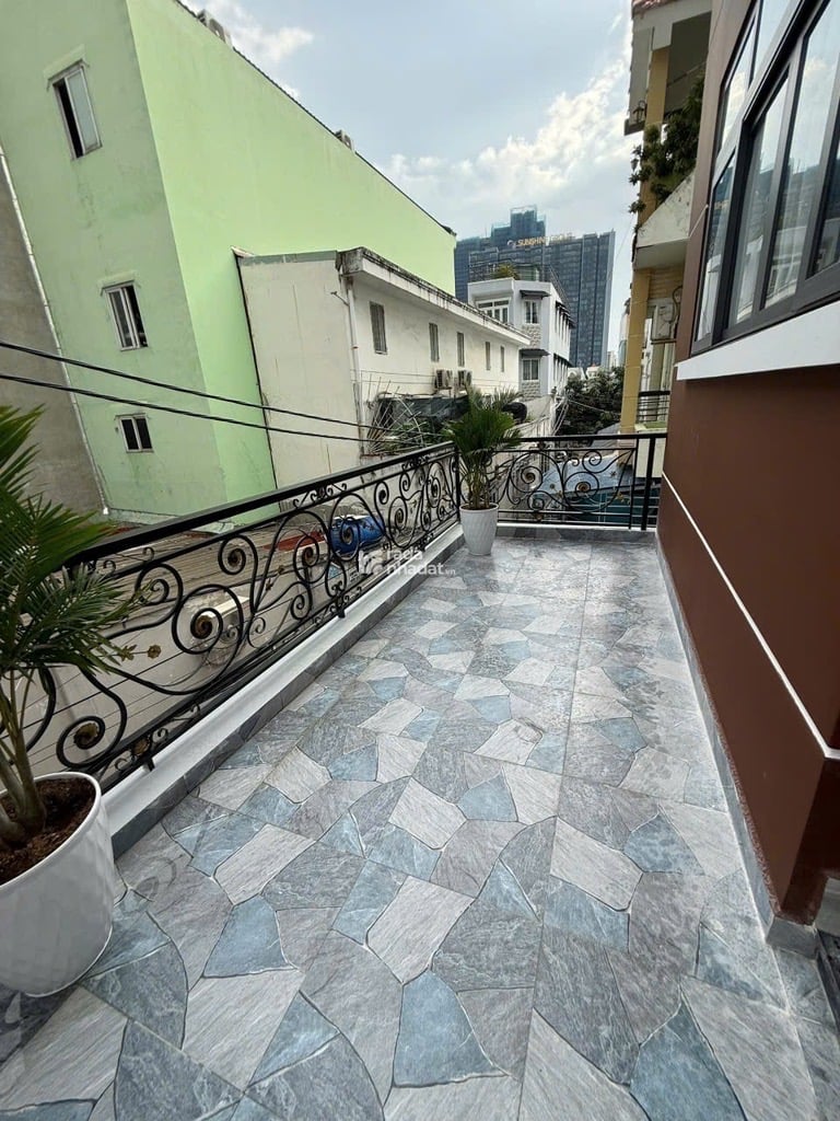 Nhà phố 3 tầng cạnh Phú Mỹ Hưng; ngay Nam Long; 5x14m 4PN; không quy hoạch