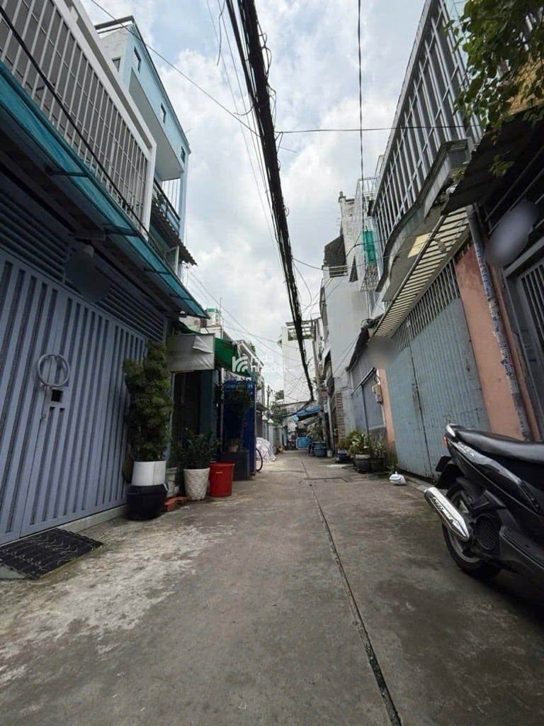 NHÀ 2 MẶT HẺM RỘNG ÂU CƠ  TRỊNH ĐÌNH TRỌNG  XE HƠI VÀO TẬN NHÀ 